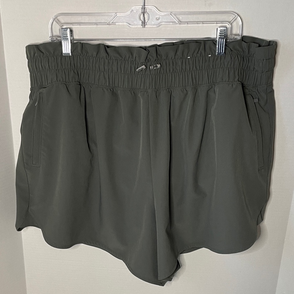 FLX Women's  Size 1X  Olive Green Shorts Running